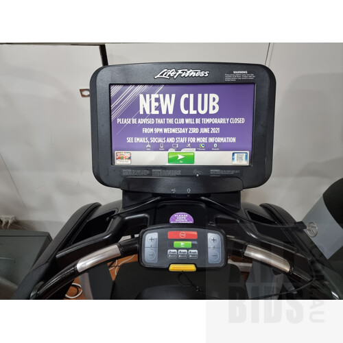 Life Fitness 95T Commercial Treadmill