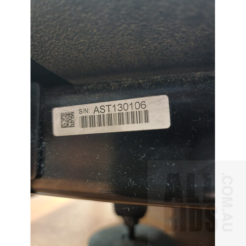 Life Fitness 95T Commercial Treadmill