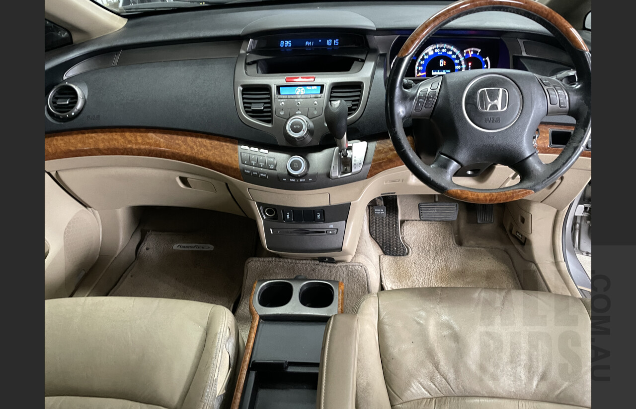 6/2004 Honda Odyssey Luxury 20 4d Wagon Silver  2.4L