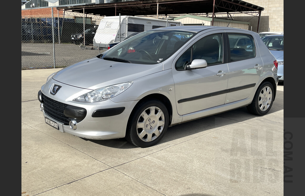 11/2005 Peugeot 307 XS HDi 1.6 MY06 UPGRADE 5d Hatchback Silver  1.6L