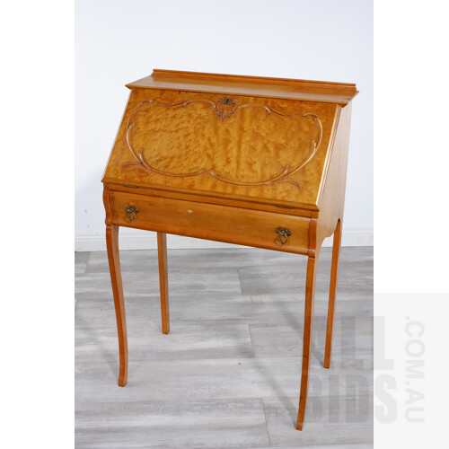 Vintage American Birds Eye Maple Ladies Writing Desk