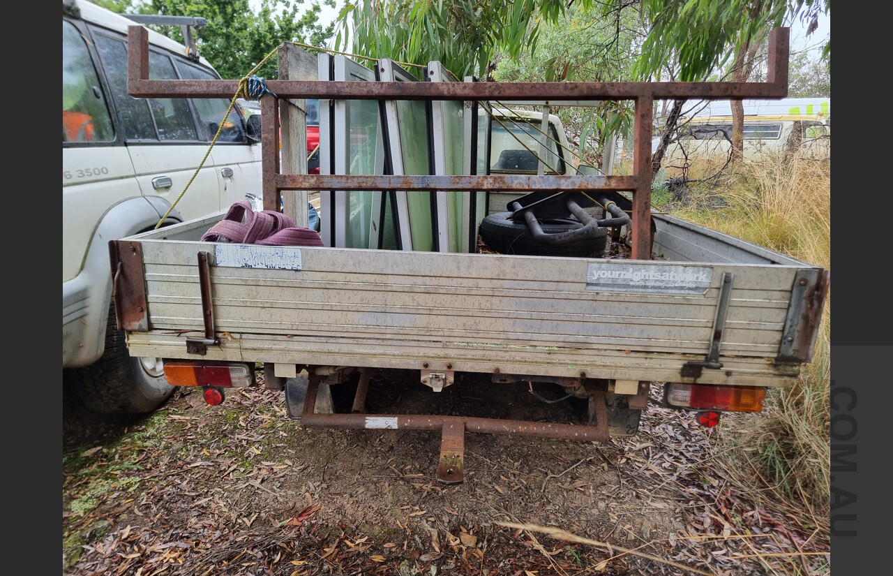 7/1986 Toyota Hilux YN57 2d P/up White 2.0L
