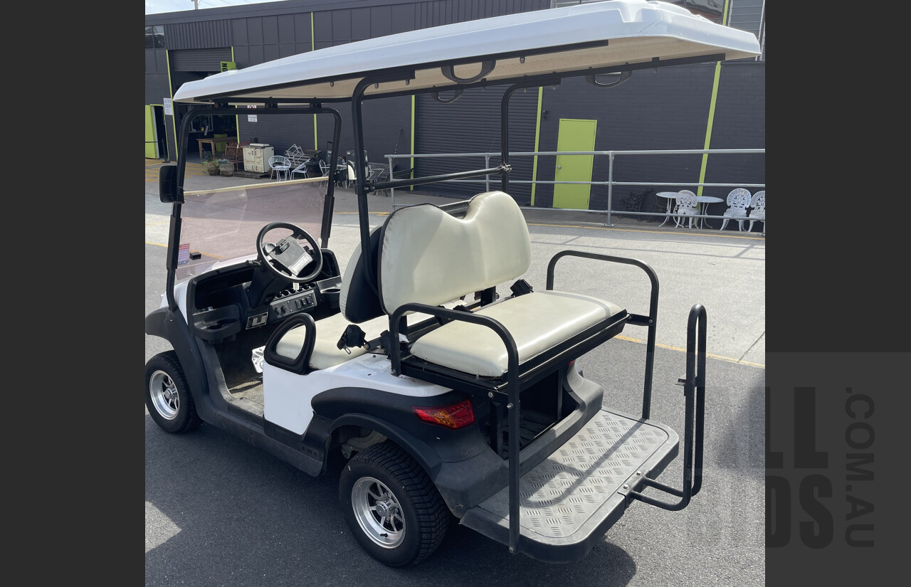 2015 EMC Vantage Electric Cart
