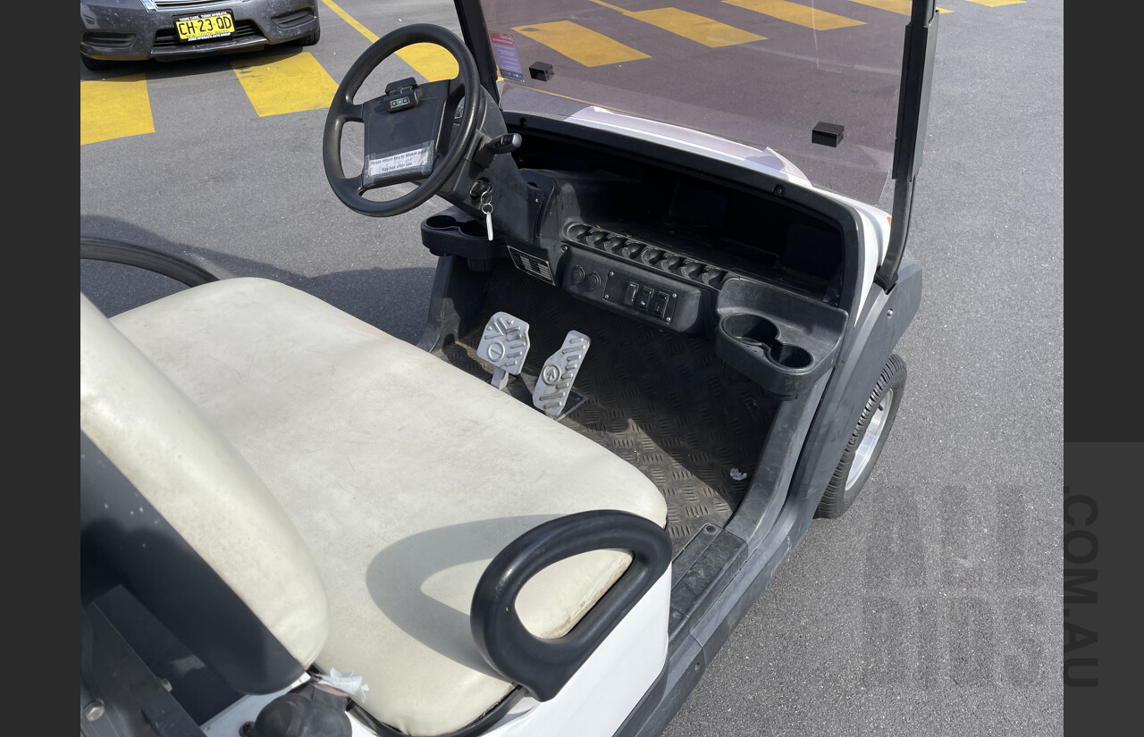 2015 EMC Vantage Electric Cart