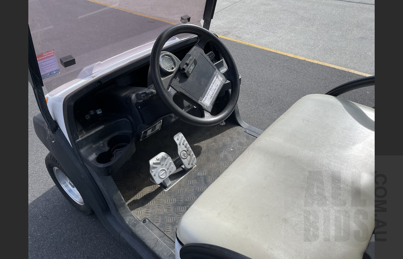 2015 EMC Vantage Electric Cart