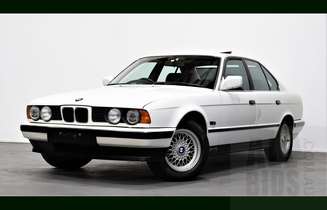 3/1990 BMW 525i  4d Sedan White 2.5L