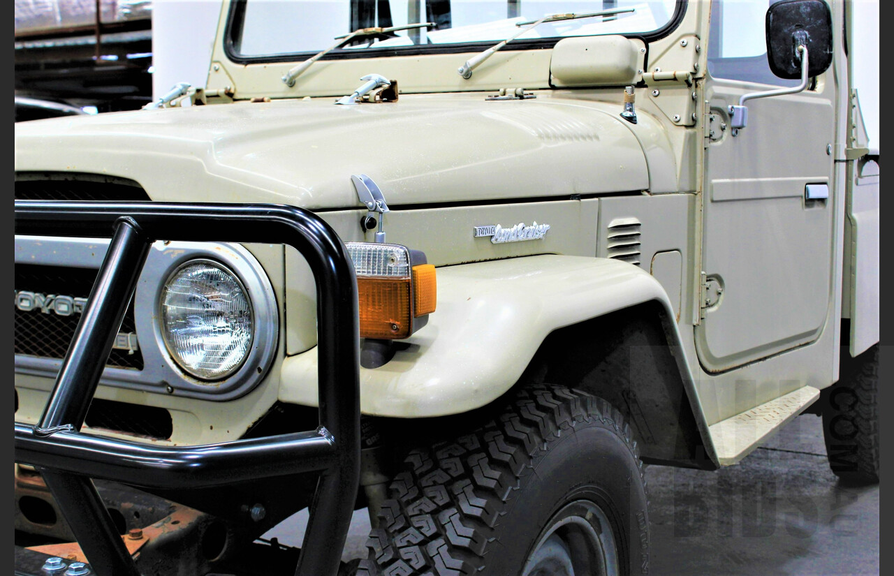 12/1978 Toyota Landcruiser (4x4) HJ45 Tub Back Beige 3.6L Diesel