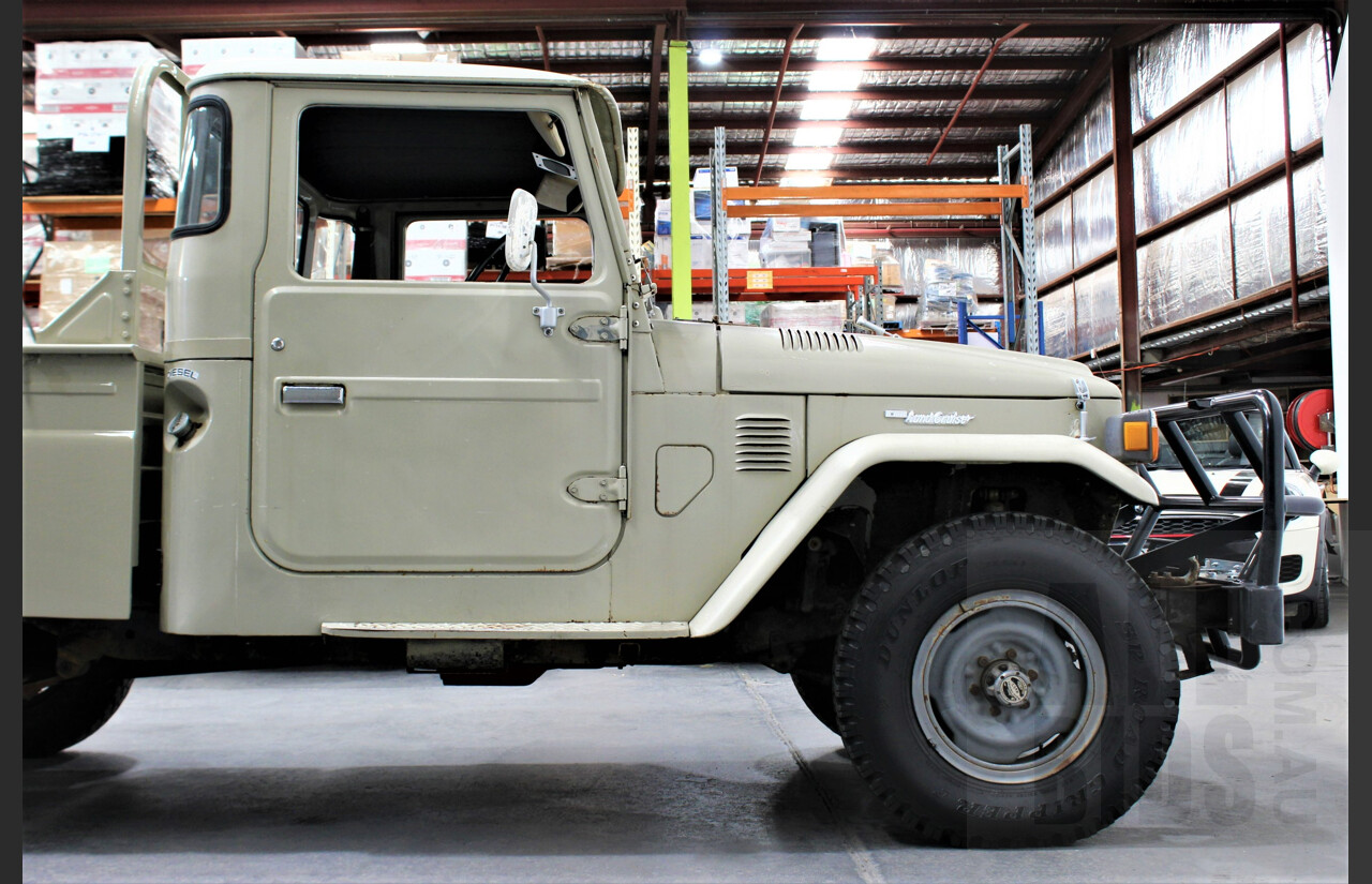 12/1978 Toyota Landcruiser (4x4) HJ45 Tub Back Beige 3.6L Diesel