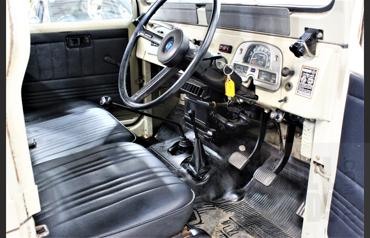 12/1978 Toyota Landcruiser (4x4) HJ45 Tub Back Beige 3.6L Diesel