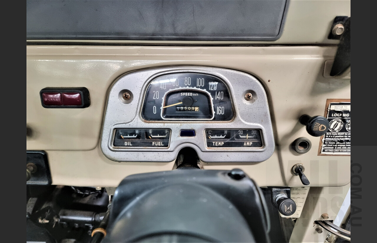 12/1978 Toyota Landcruiser (4x4) HJ45 Tub Back Beige 3.6L Diesel