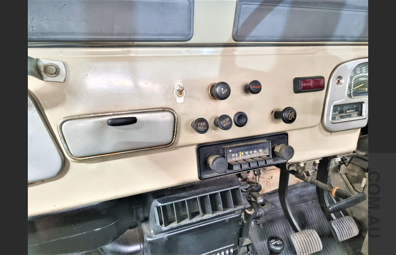 12/1978 Toyota Landcruiser (4x4) HJ45 Tub Back Beige 3.6L Diesel