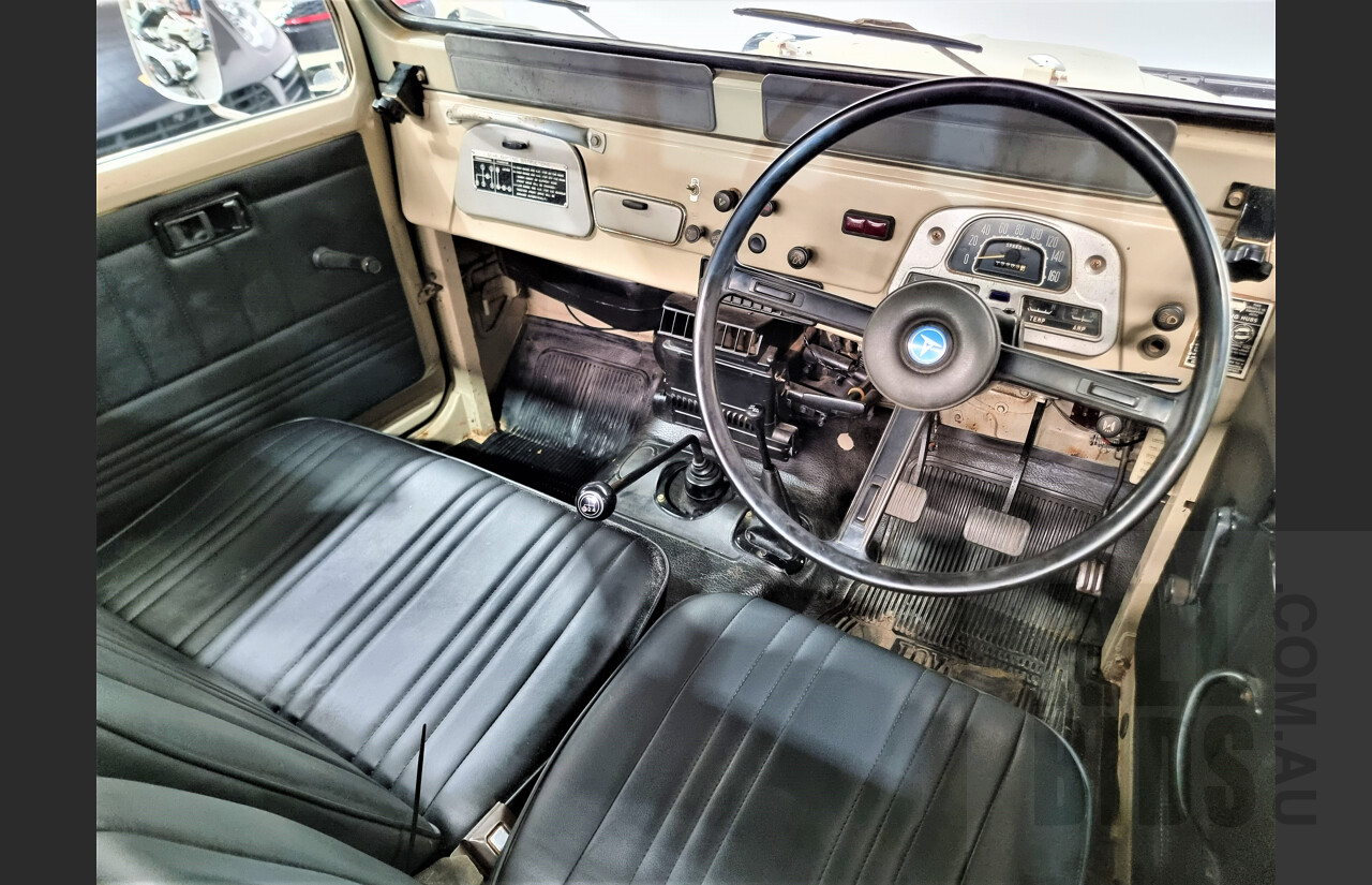 12/1978 Toyota Landcruiser (4x4) HJ45 Tub Back Beige 3.6L Diesel