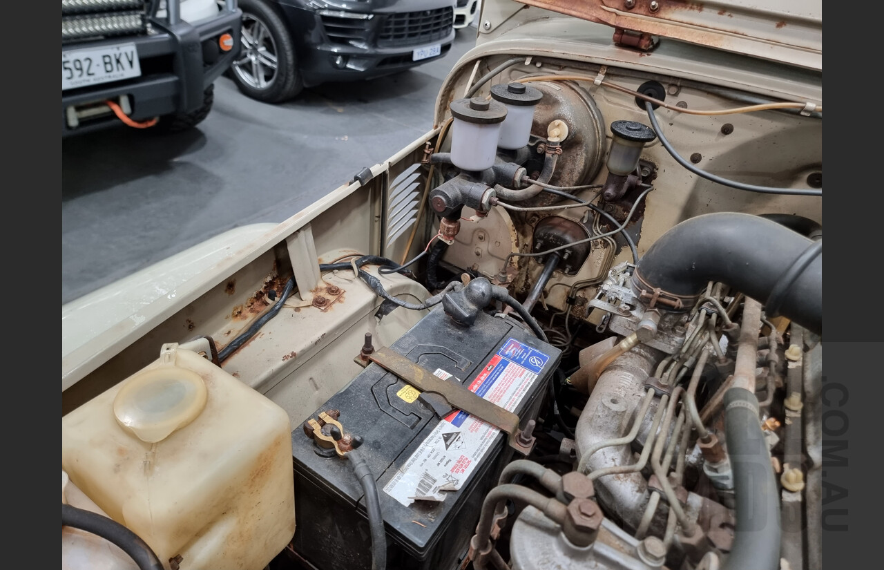12/1978 Toyota Landcruiser (4x4) HJ45 Tub Back Beige 3.6L Diesel