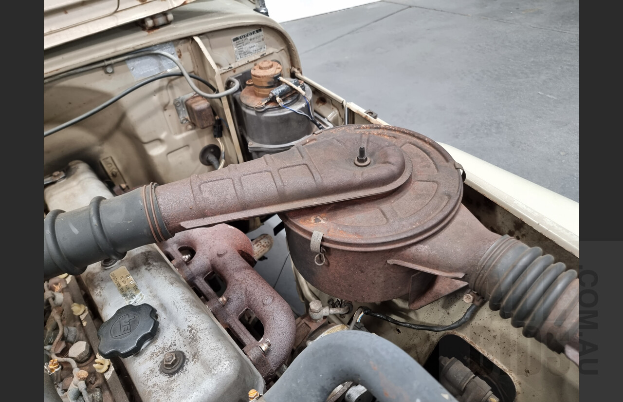12/1978 Toyota Landcruiser (4x4) HJ45 Tub Back Beige 3.6L Diesel