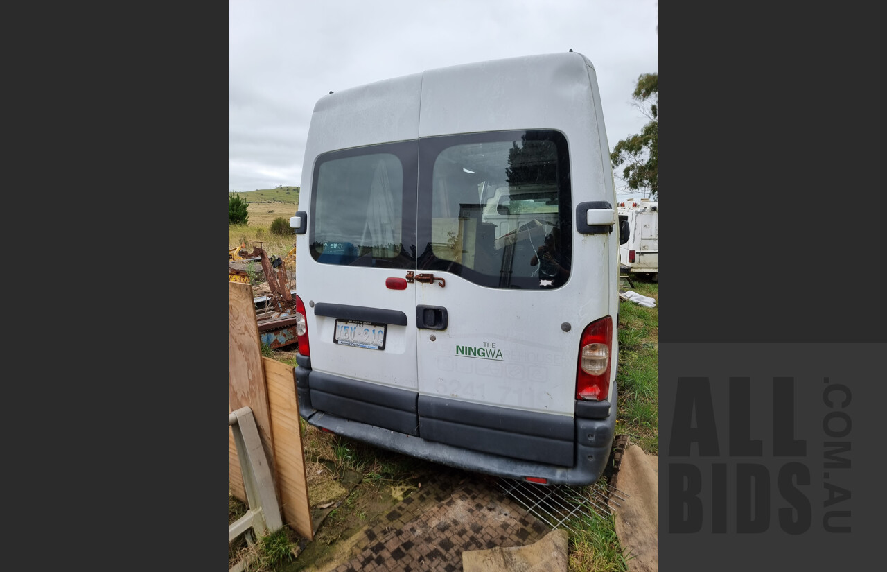 10/2006 Renault X70 Master LWB Hi-Roof 2d Van White 2.5L Turbo Diesel