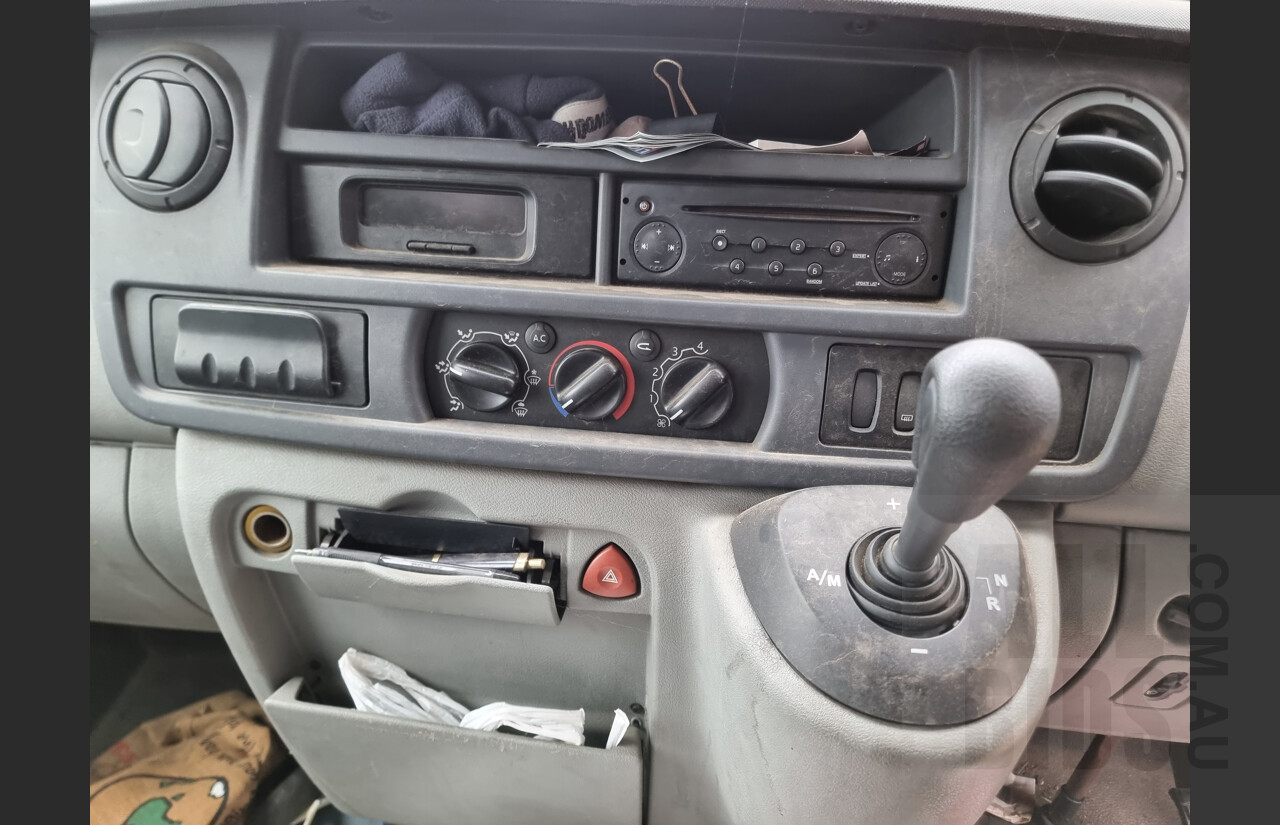 10/2006 Renault X70 Master LWB Hi-Roof 2d Van White 2.5L Turbo Diesel