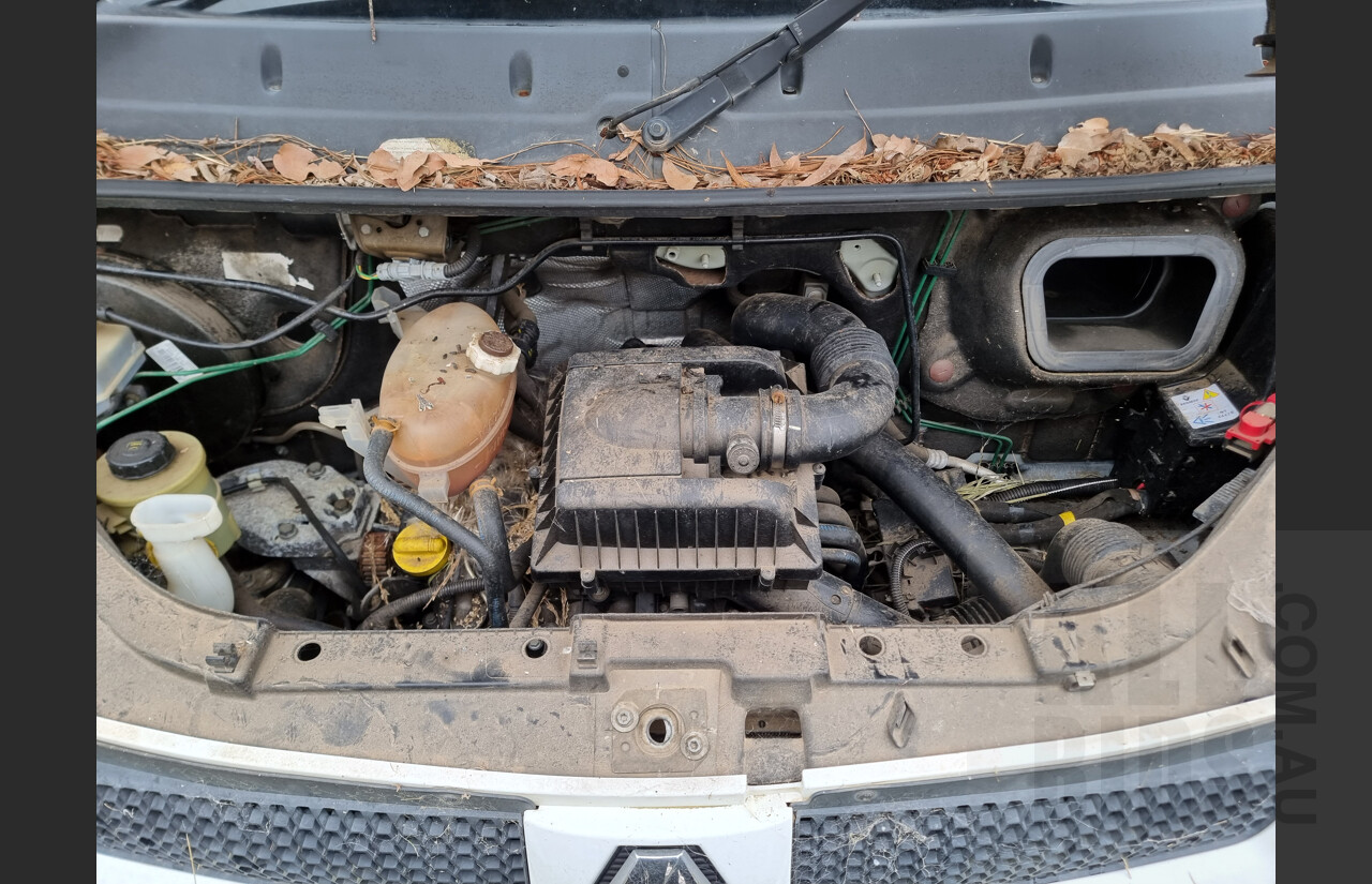 10/2006 Renault X70 Master LWB Hi-Roof 2d Van White 2.5L Turbo Diesel