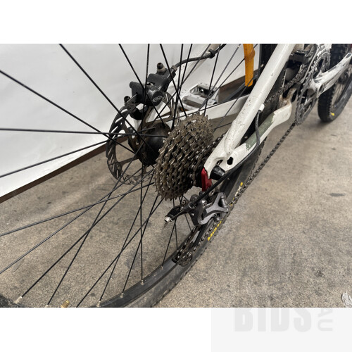 Giant Trance X3 24 Speed Mountain Bike