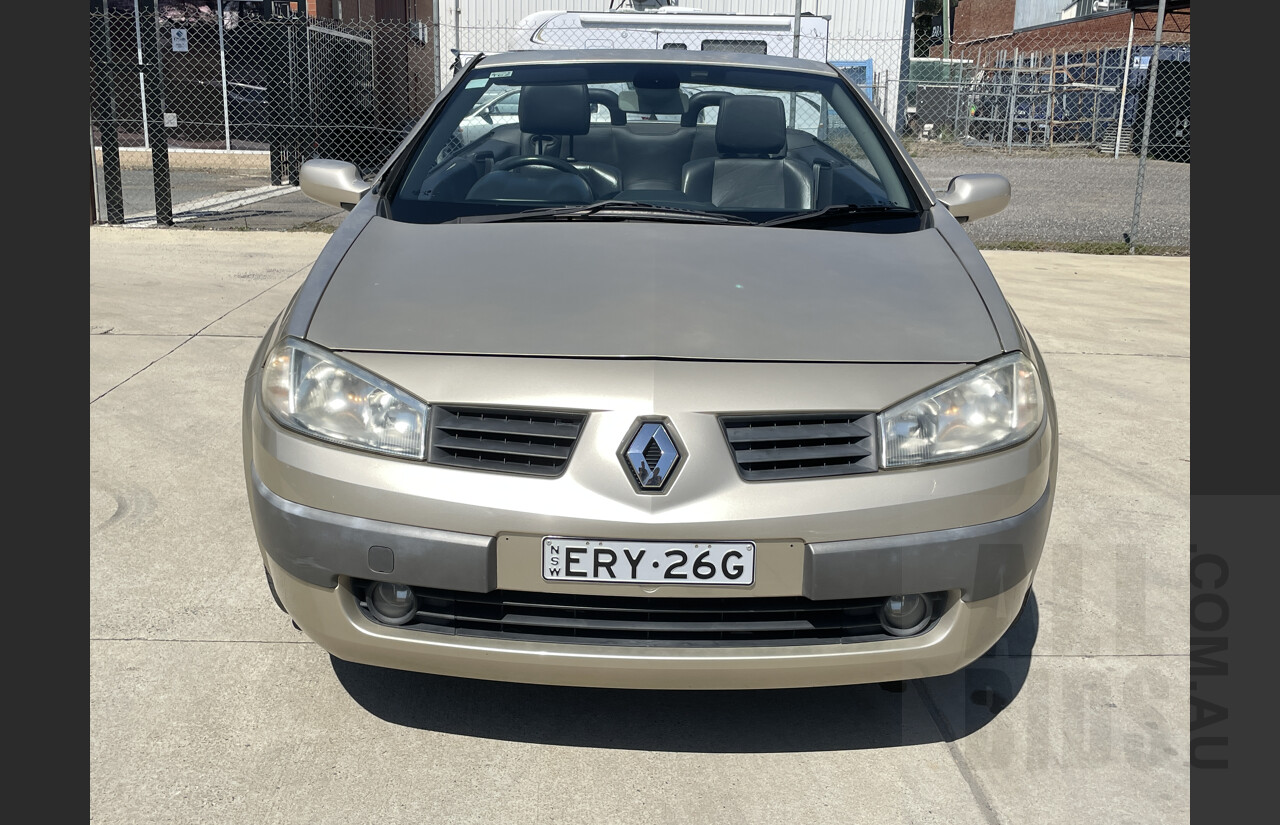 9/2004 Renault Megane Dynamique X84 2d Cabriolet Gold 2.0L