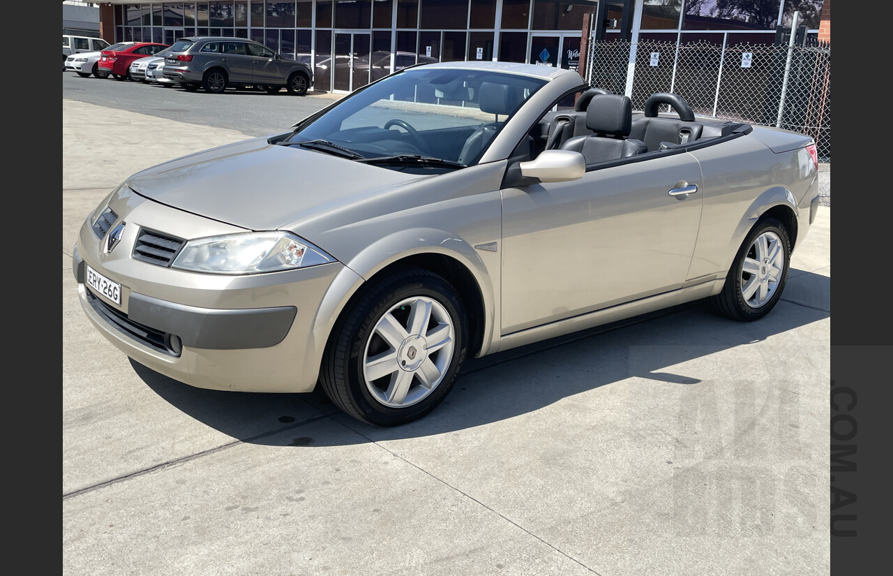 9/2004 Renault Megane Dynamique X84 2d Cabriolet Gold 2.0L