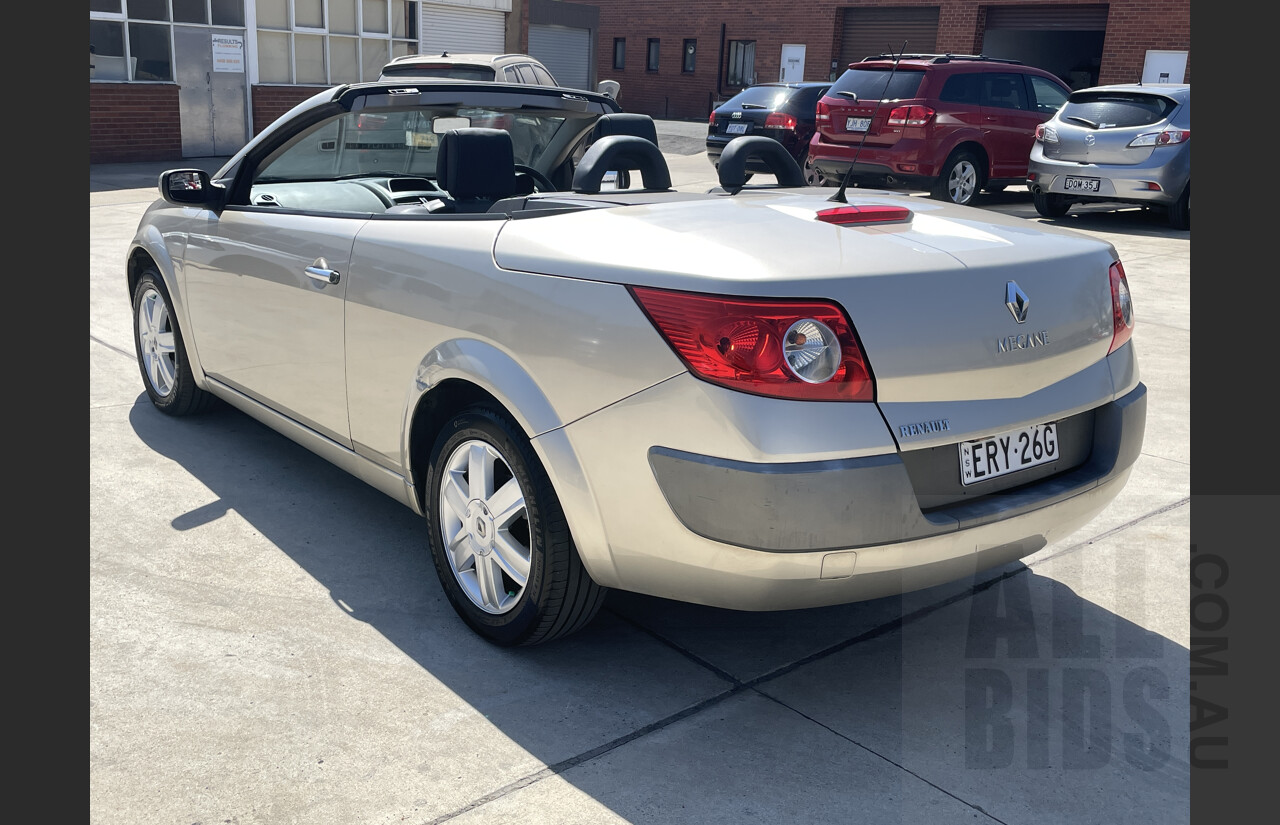 9/2004 Renault Megane Dynamique X84 2d Cabriolet Gold 2.0L