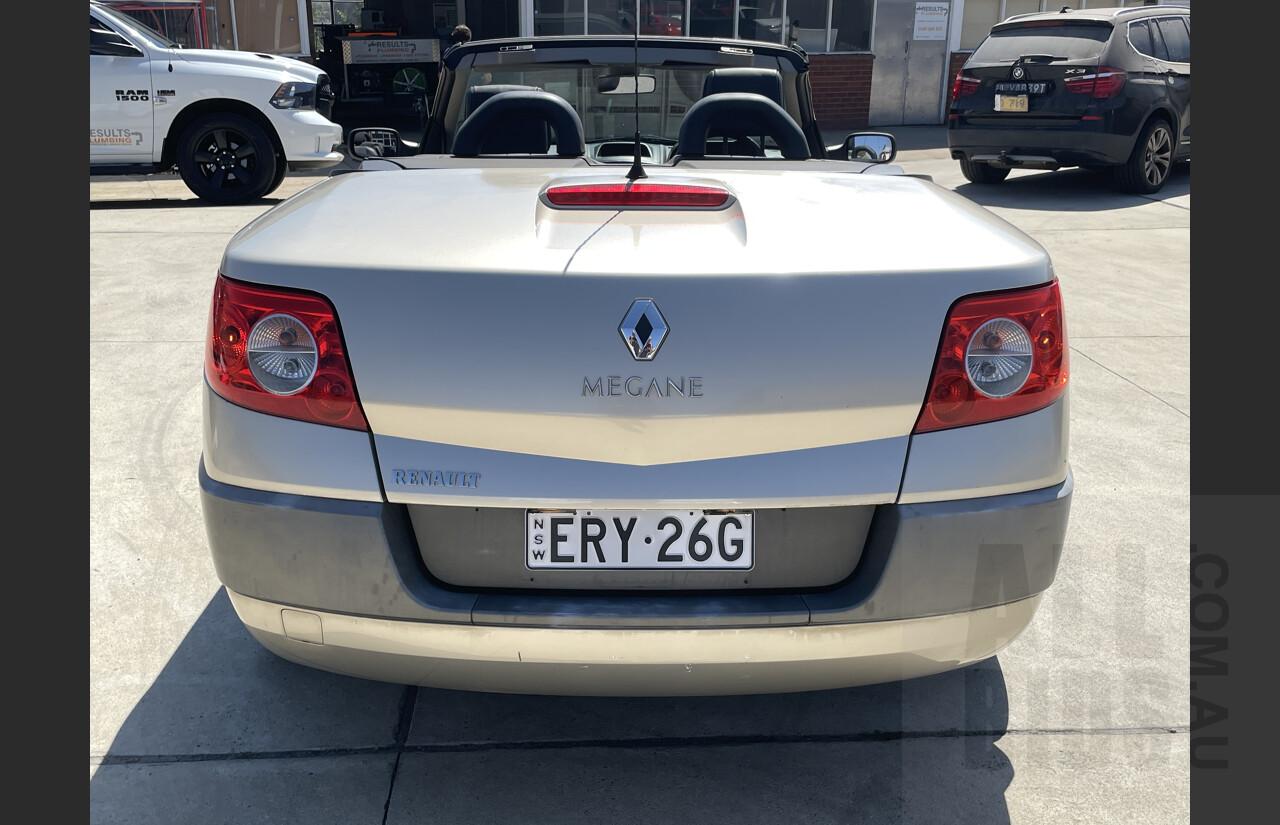 9/2004 Renault Megane Dynamique X84 2d Cabriolet Gold 2.0L