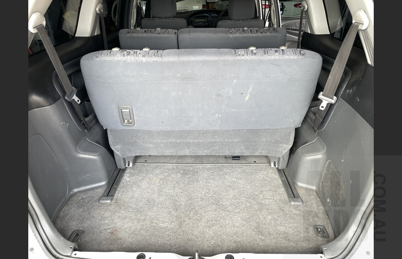 6/2004 Toyota Tarago GLi ACR30R 4d Wagon White 2.4L