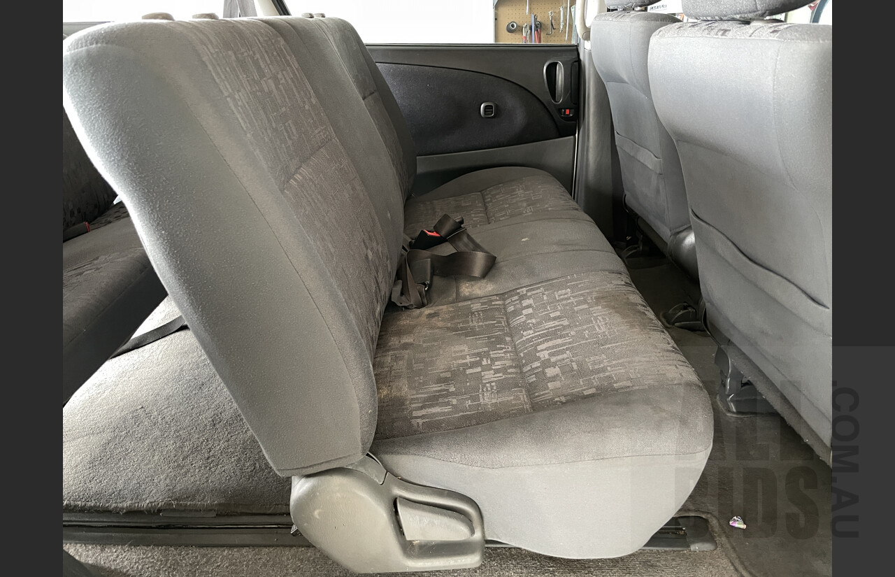6/2004 Toyota Tarago GLi ACR30R 4d Wagon White 2.4L