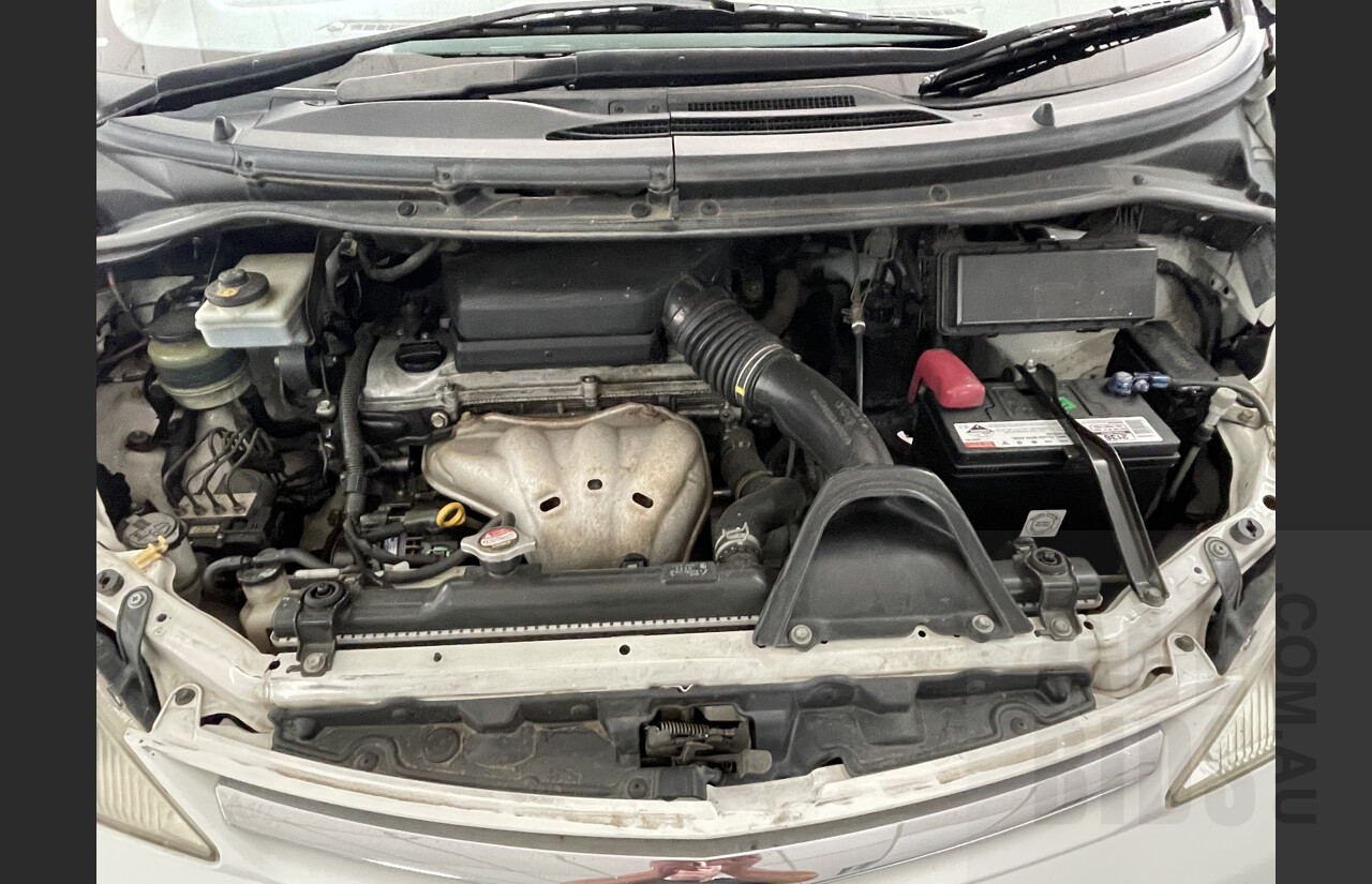 6/2004 Toyota Tarago GLi ACR30R 4d Wagon White 2.4L