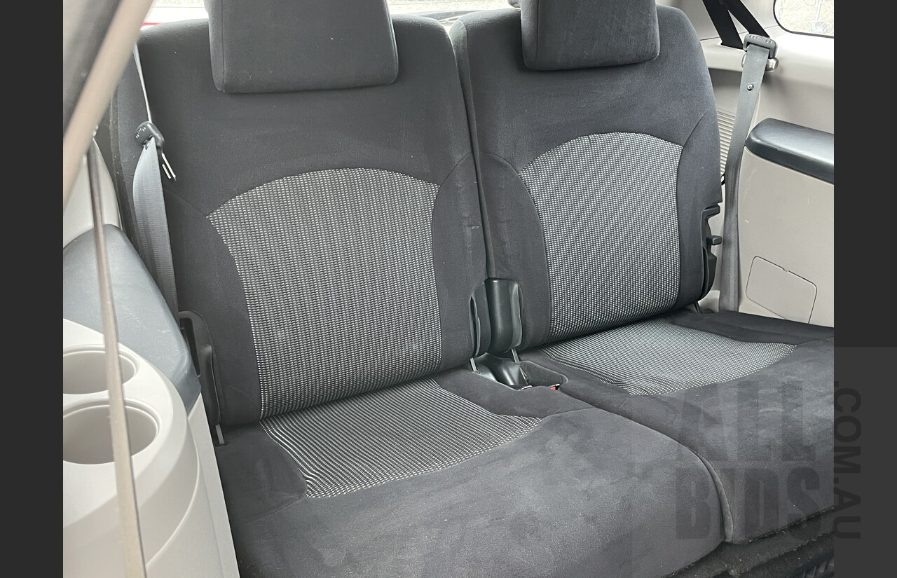 9/2007 Mitsubishi Grandis LS BA MY07 4d Wagon Red 2.4L