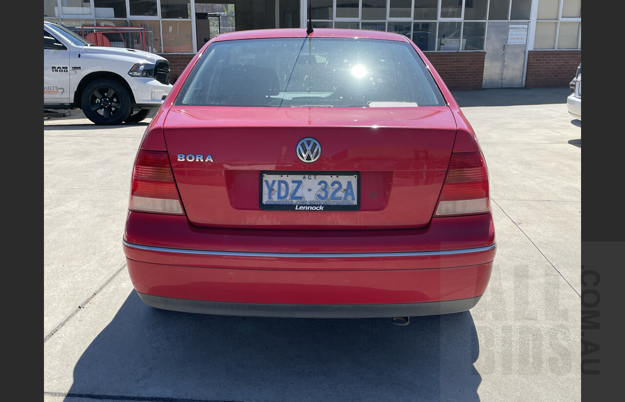 2/2004 Volkswagen Bora 2.0 1J 4d Sedan Red 2.0L