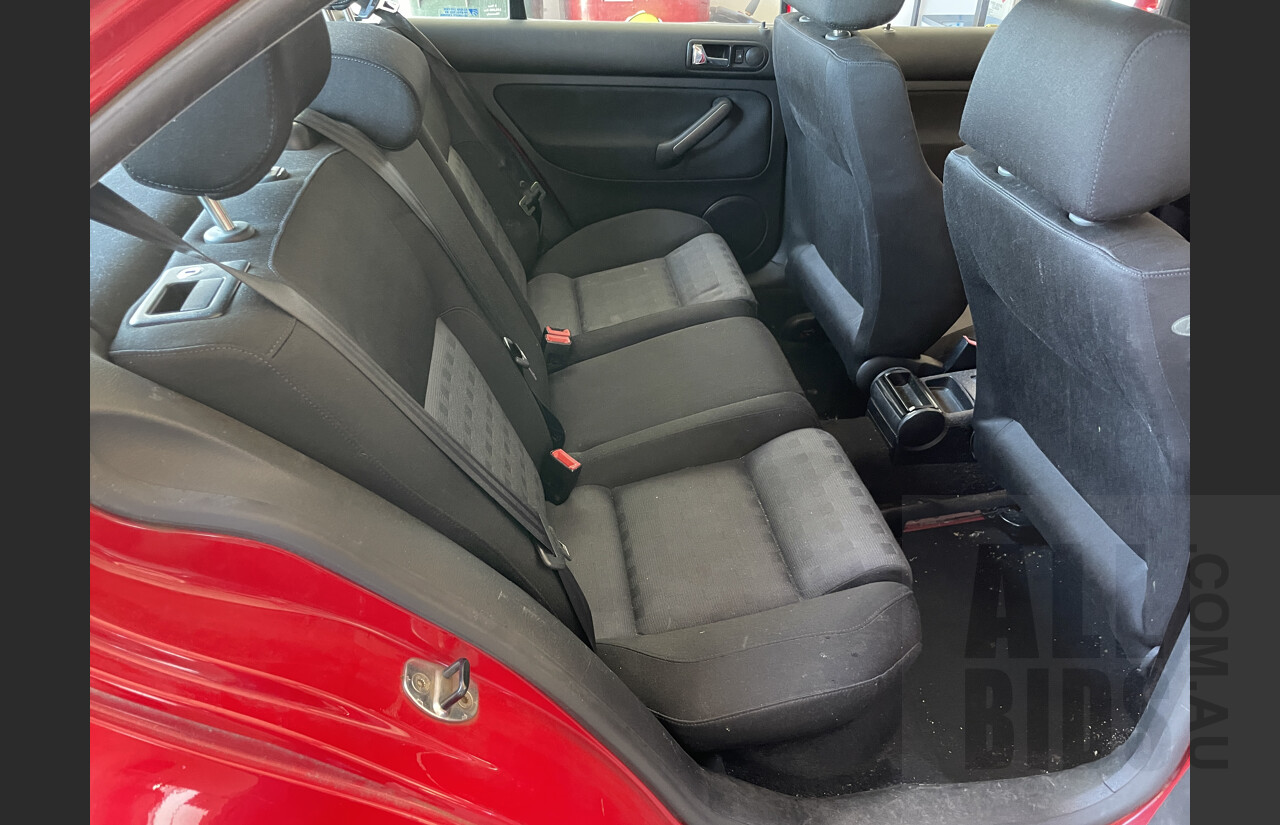 2/2004 Volkswagen Bora 2.0 1J 4d Sedan Red 2.0L