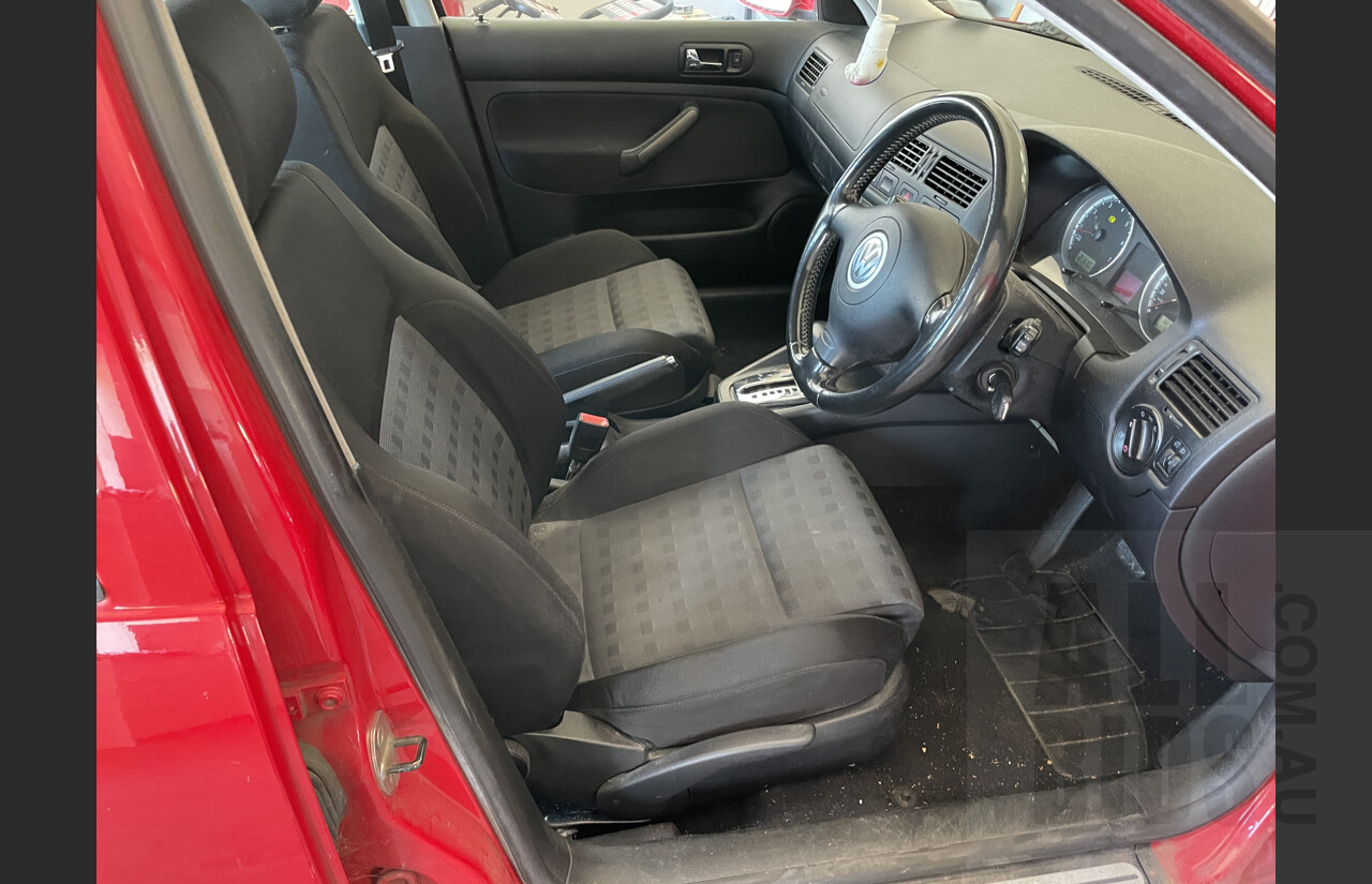 2/2004 Volkswagen Bora 2.0 1J 4d Sedan Red 2.0L