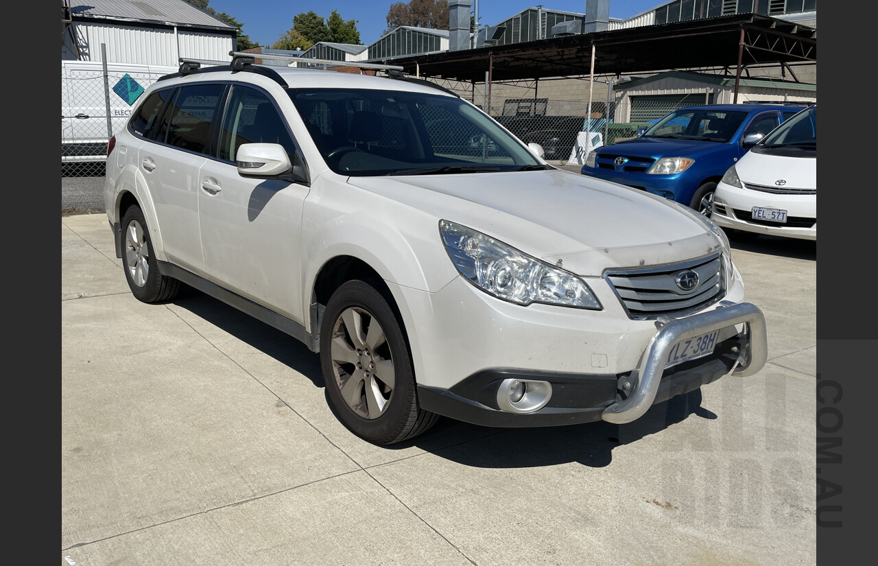 6/2010 Subaru Outback 2.5i MY10 4d Wagon White 2.5L