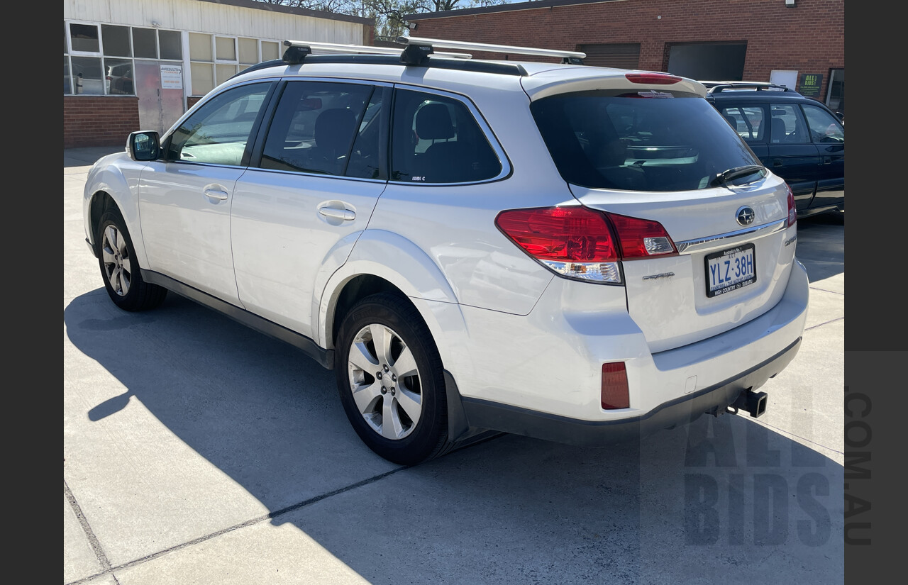 6/2010 Subaru Outback 2.5i MY10 4d Wagon White 2.5L