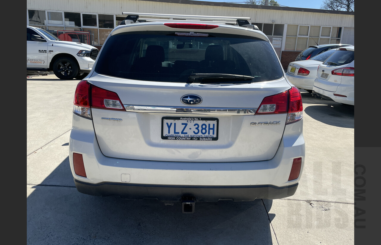 6/2010 Subaru Outback 2.5i MY10 4d Wagon White 2.5L