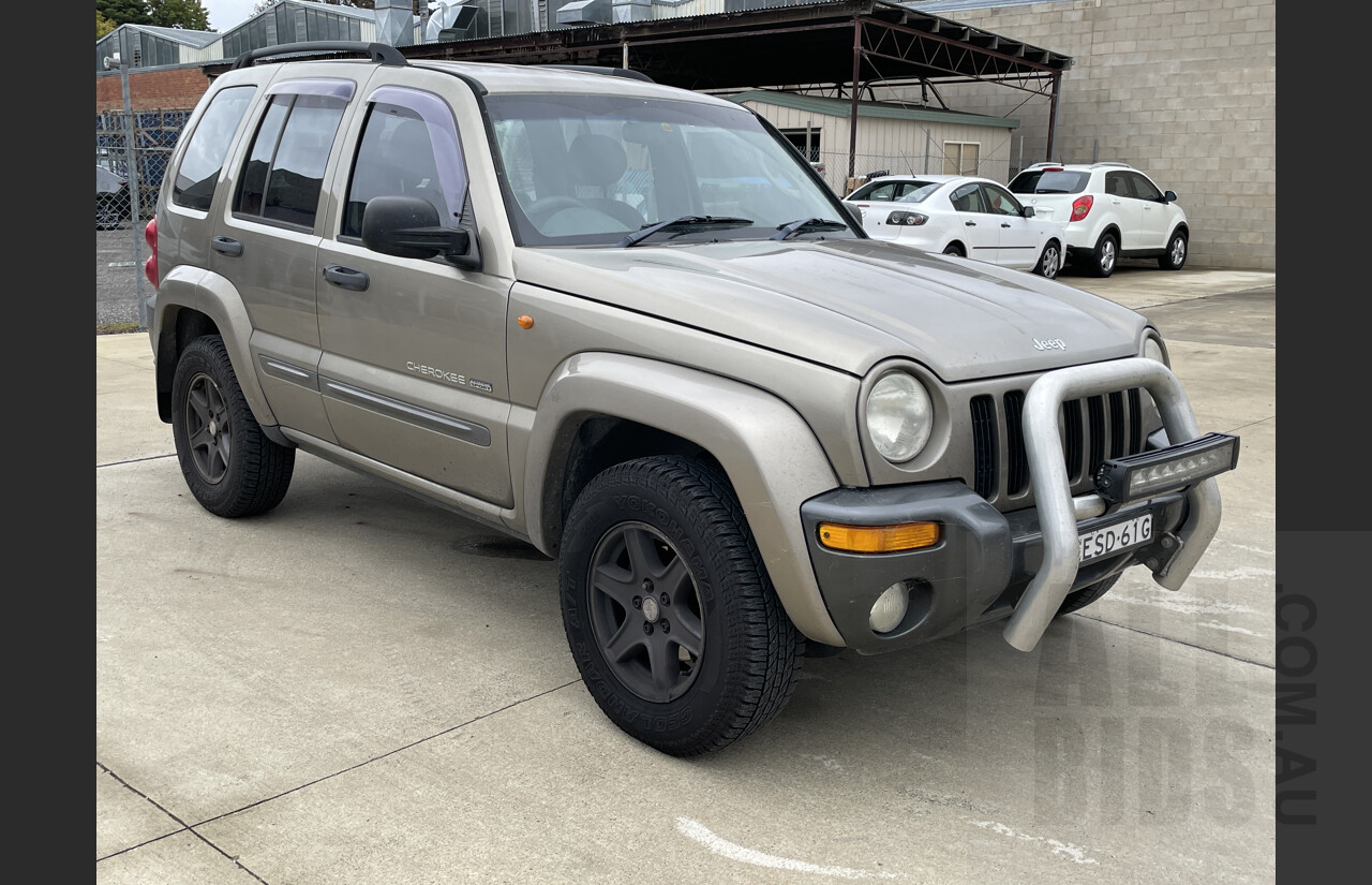 4/2004 Jeep Cherokee Extreme Sport ED KJ 4d Wagon Khaki 3.7L