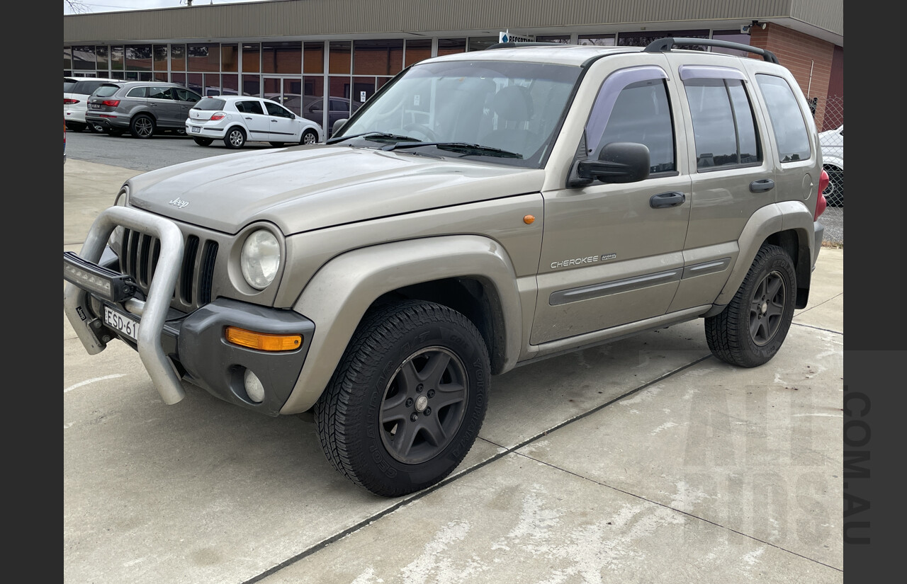 4/2004 Jeep Cherokee Extreme Sport ED KJ 4d Wagon Khaki 3.7L
