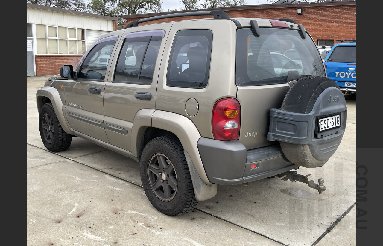 4/2004 Jeep Cherokee Extreme Sport ED KJ 4d Wagon Khaki 3.7L