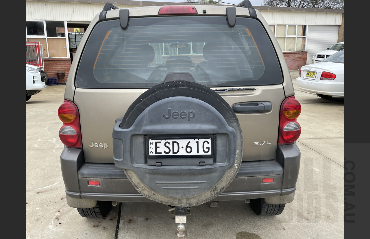 4/2004 Jeep Cherokee Extreme Sport ED KJ 4d Wagon Khaki 3.7L
