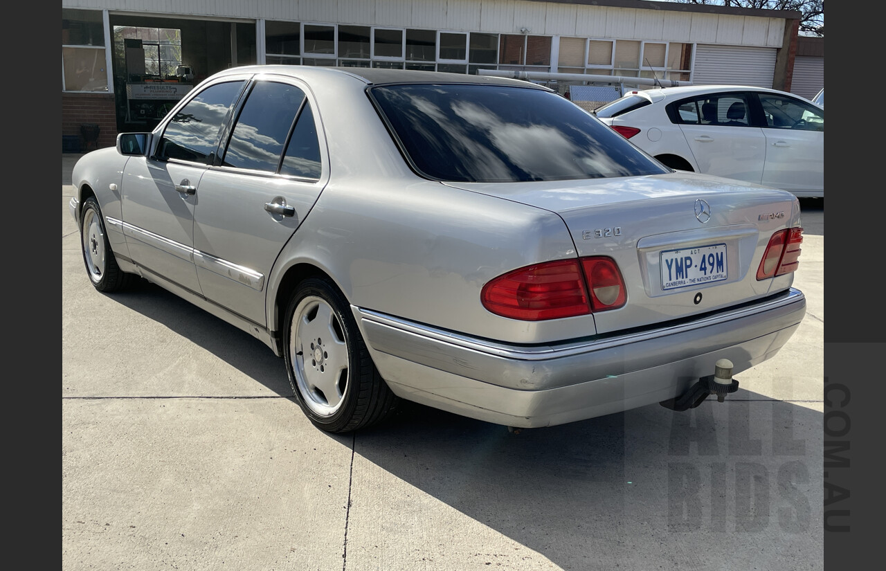 5/1998 Mercedes-Benz E320 Elegance W210 4d Sedan Silver 3.2L