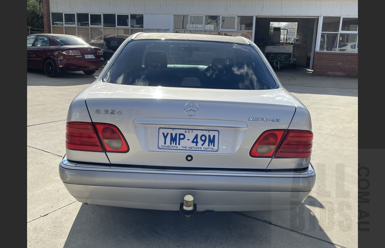 5/1998 Mercedes-Benz E320 Elegance W210 4d Sedan Silver 3.2L