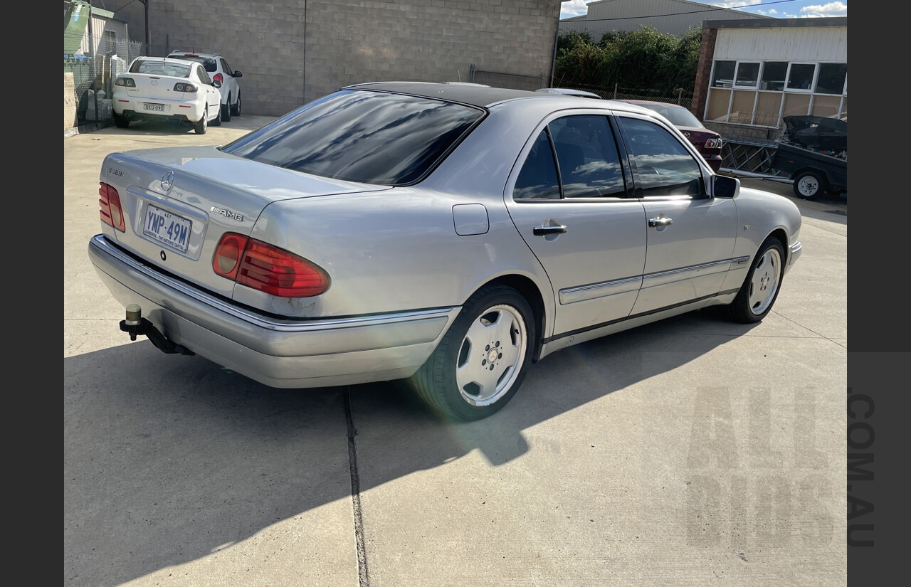 5/1998 Mercedes-Benz E320 Elegance W210 4d Sedan Silver 3.2L