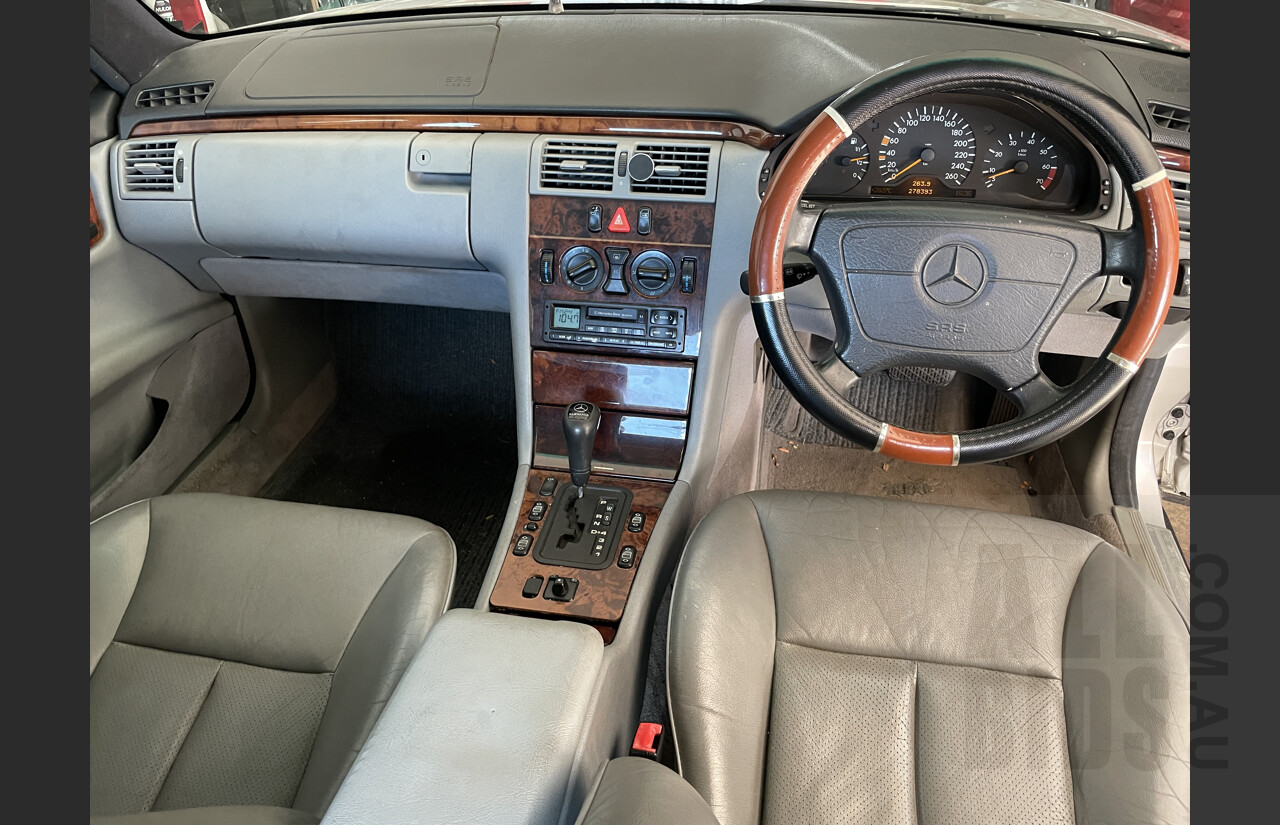 5/1998 Mercedes-Benz E320 Elegance W210 4d Sedan Silver 3.2L