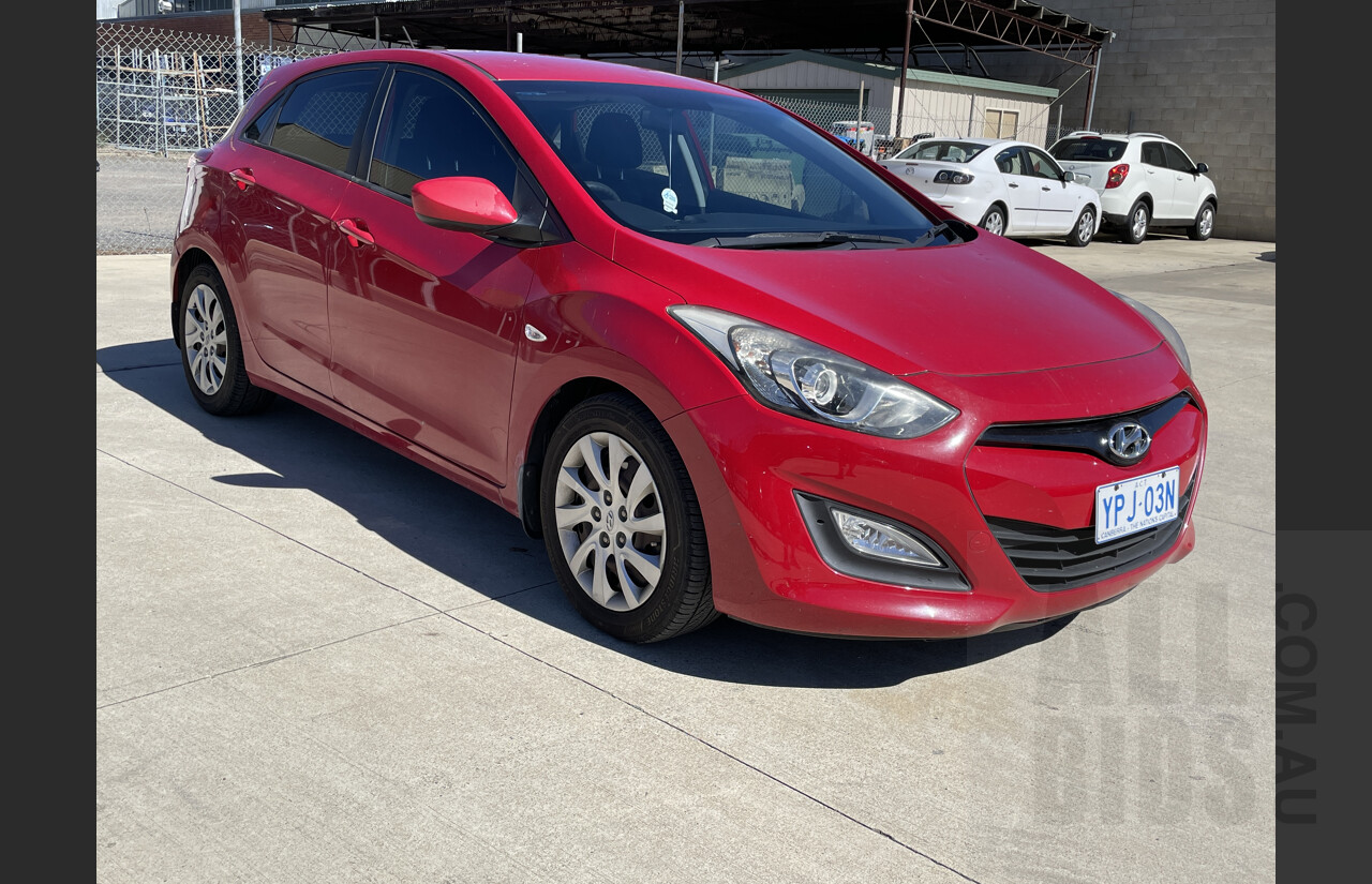 8/2012 Hyundai i30 Active GD 5d Hatchback Red 1.8L