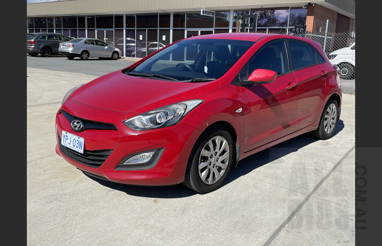 8/2012 Hyundai i30 Active GD 5d Hatchback Red 1.8L