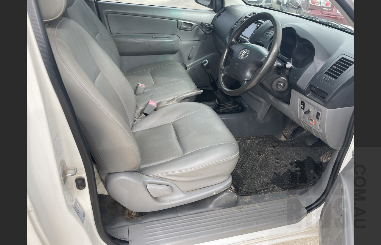 7/2008 Toyota Hilux Workmate TGN16R 07 UPGRADE C/chas White 2.7L