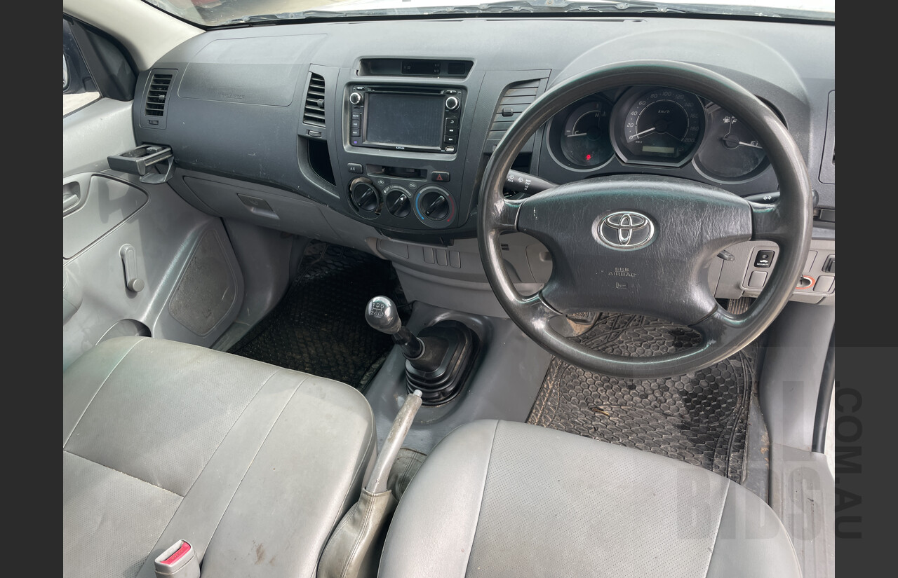7/2008 Toyota Hilux Workmate TGN16R 07 UPGRADE C/chas White 2.7L