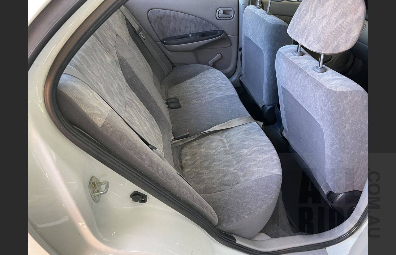 2/2001 Nissan Pulsar ST N16 4d Sedan White 1.6L