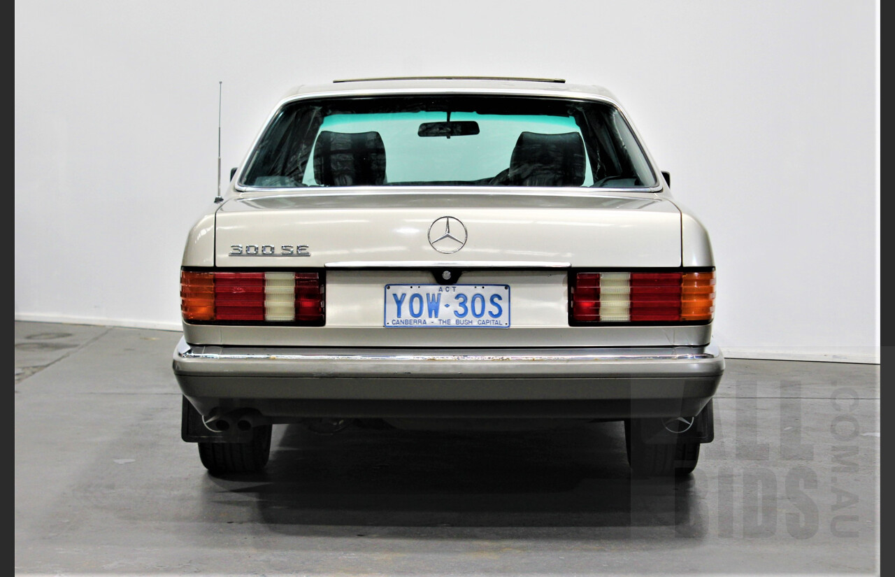 1/1986 Mercedes Benz 300SE W126 4d Sedan Beige 3.0L